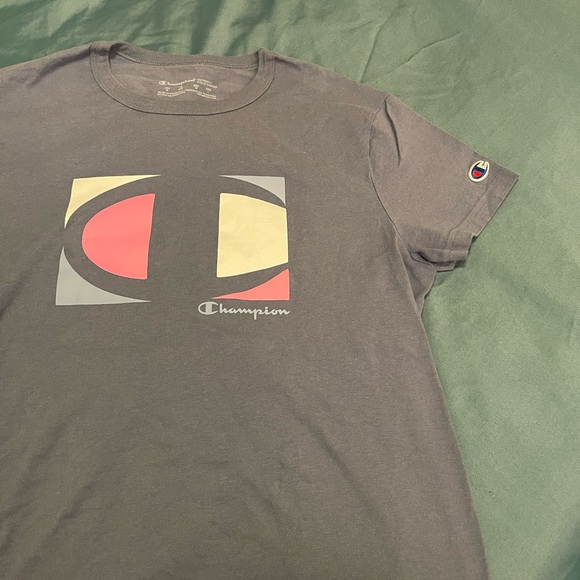Champion T-shirt - Picture 2 of 2
